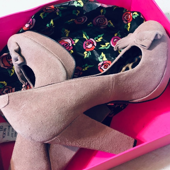 Betsey Johnson Shoes - Betsy Johnson chunky heels